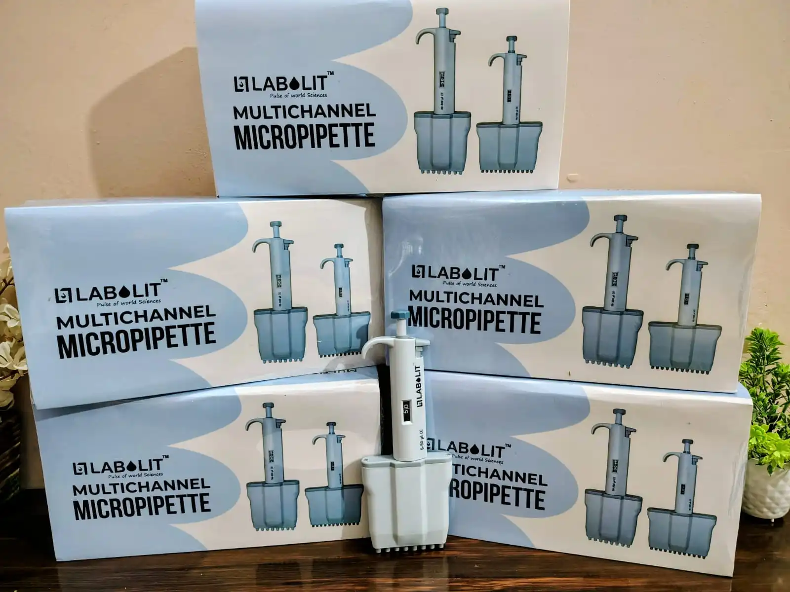 LABOLIT 8 Channel Micropipette and 12 Channel Micropipette, high-precision Multichannel Micropipette for PCR testing, ELISA applications, biotechnology research, molecular biology laboratories, pharmaceutical industries, diagnostic centers, and high-throughput liquid handling workflows.